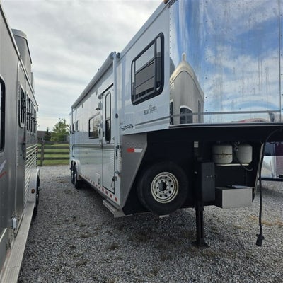 2005 SUNDOWNER 3 HORSE Base