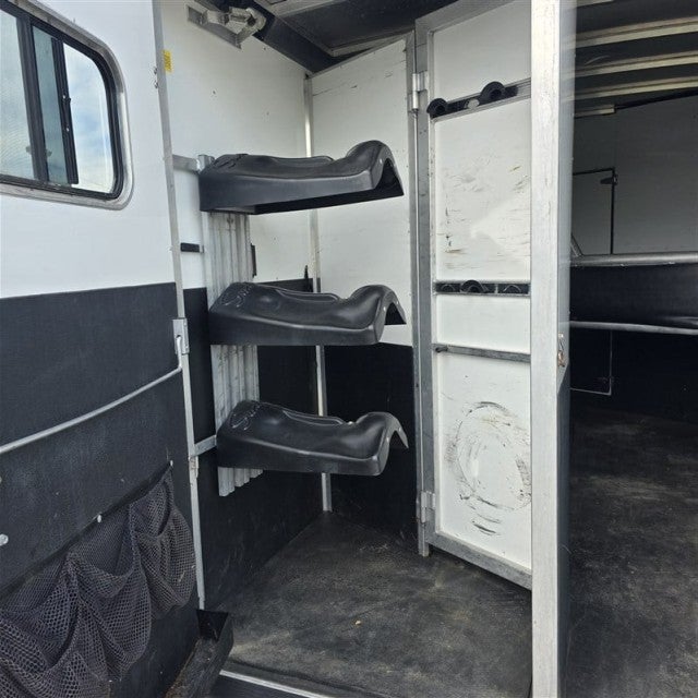 2005 SUNDOWNER 3 HORSE Base