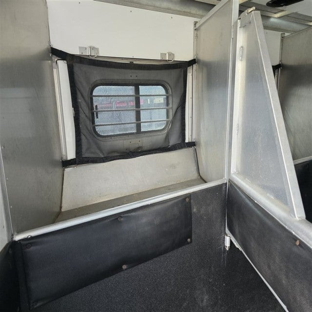 2005 SUNDOWNER 3 HORSE Base