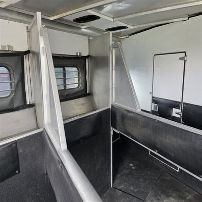 2005 SUNDOWNER 3 HORSE Base