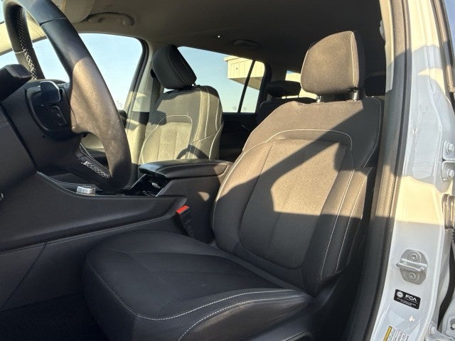 2022 Jeep Grand Cherokee L Laredo