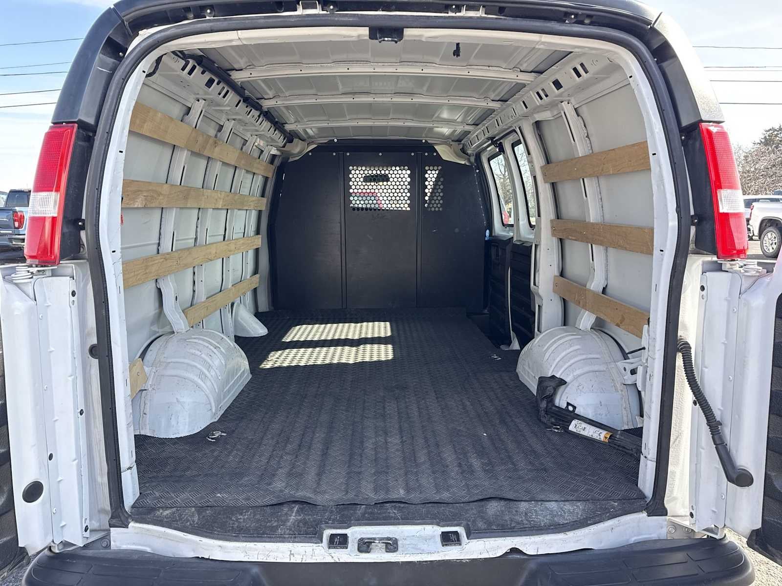 2024 Chevrolet Express Cargo 2500 WT