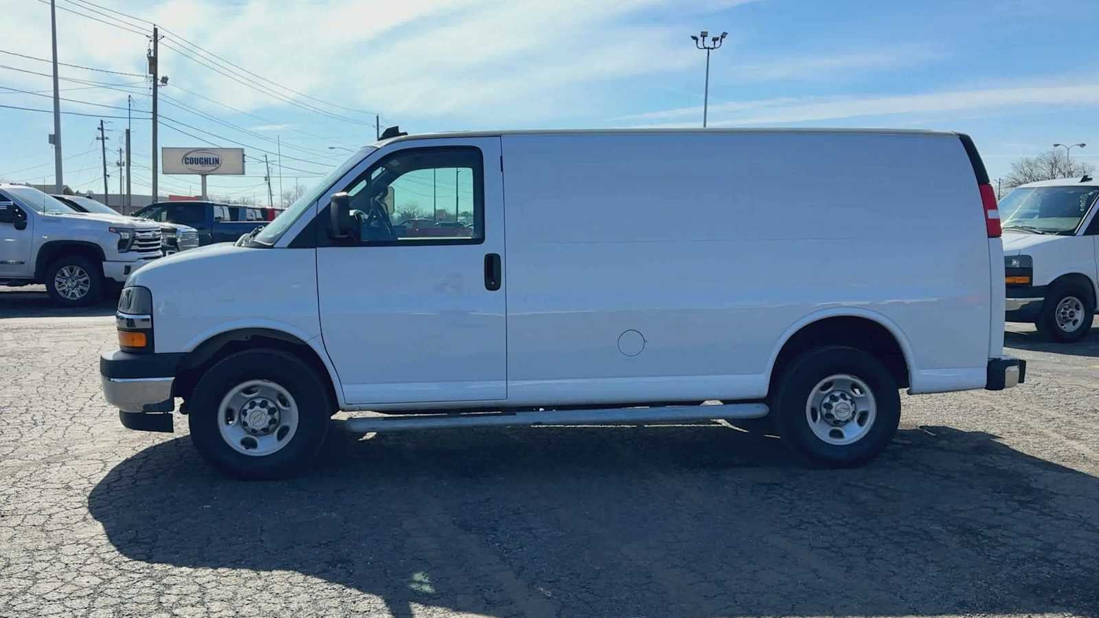2024 Chevrolet Express Cargo 2500 WT