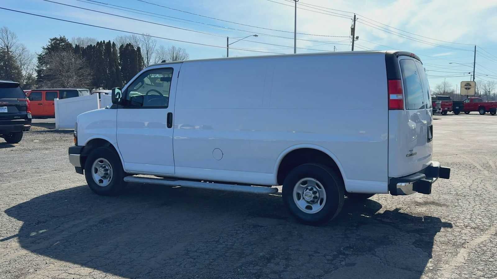 2024 Chevrolet Express Cargo 2500 WT
