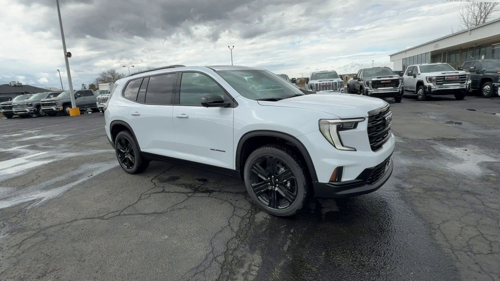 2026 GMC Acadia Elevation