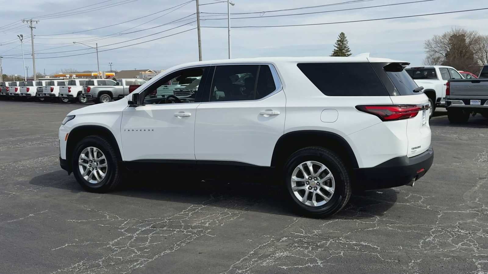 2023 Chevrolet Traverse LS