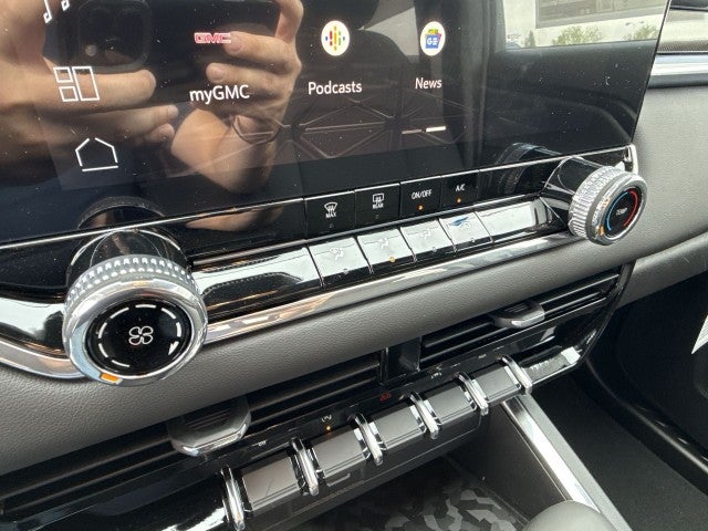 2025 GMC Canyon Elevation