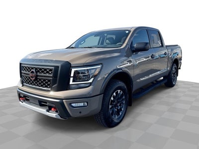2024 Nissan TITAN Crew Cab PRO-4X 4x4