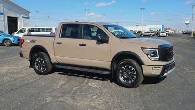 2024 Nissan TITAN Crew Cab PRO-4X 4x4