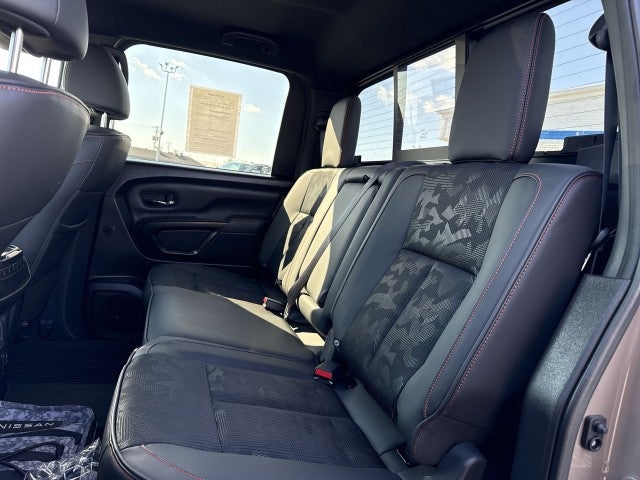 2024 Nissan TITAN Crew Cab PRO-4X 4x4