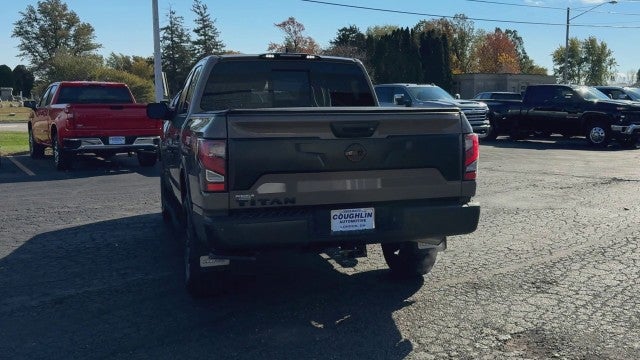 2024 Nissan TITAN Crew Cab PRO-4X 4x4