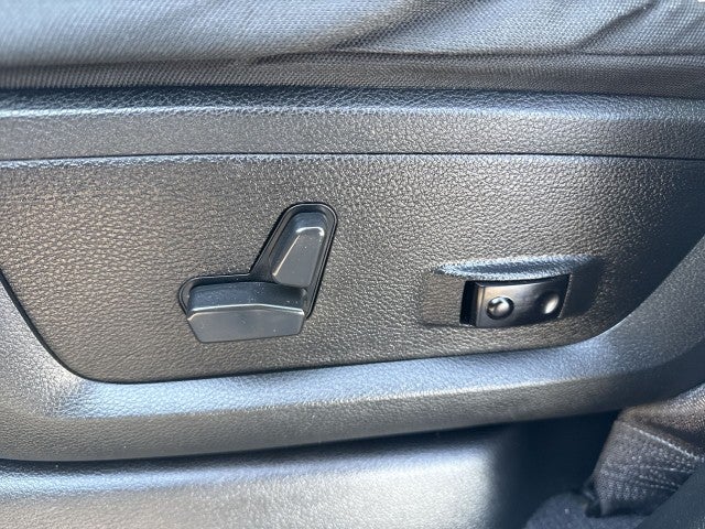 2022 RAM 3500 Big Horn Crew Cab 4x4 8' Box