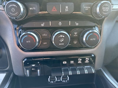 2022 RAM 3500 Big Horn Crew Cab 4x4 8' Box