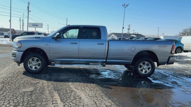 2022 RAM 3500 Big Horn Crew Cab 4x4 8' Box