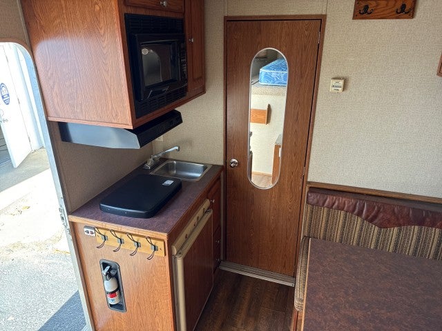 2005 KEEFERBUILT 4 HORSE LQ Base