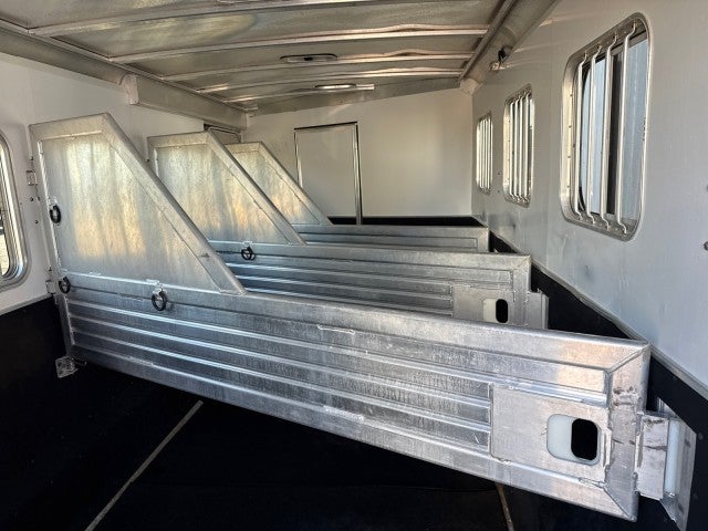 2005 KEEFERBUILT 4 HORSE LQ Base