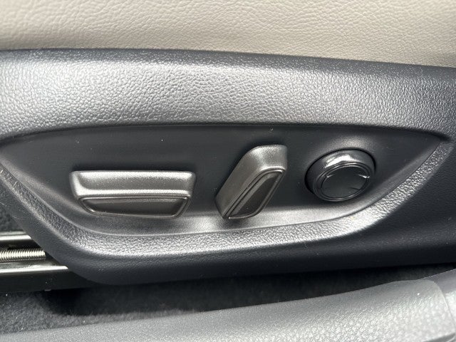 2024 Toyota Camry Hybrid SE