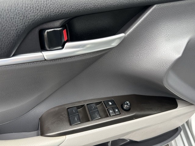 2024 Toyota Camry Hybrid SE