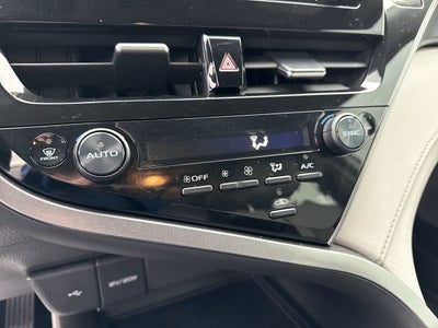 2024 Toyota Camry Hybrid SE