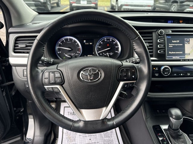 2017 Toyota Highlander SE