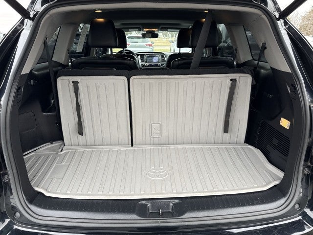 2017 Toyota Highlander SE