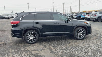 2017 Toyota Highlander SE