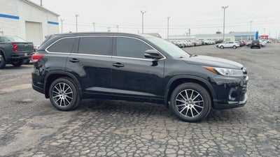 2017 Toyota Highlander SE