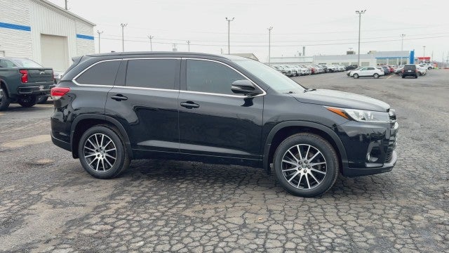 2017 Toyota Highlander SE