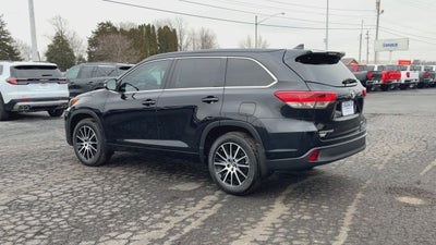 2017 Toyota Highlander SE