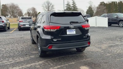 2017 Toyota Highlander SE