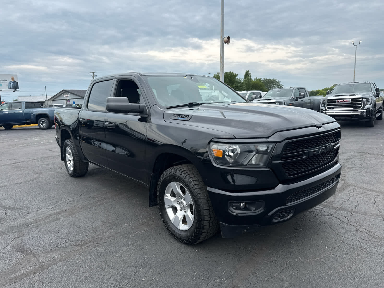 2024 RAM 1500 Tradesman Crew Cab 4x4 5'7" Box