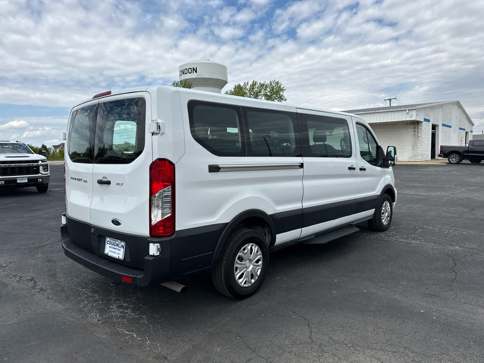 2023 Ford Transit Passenger Wagon XL