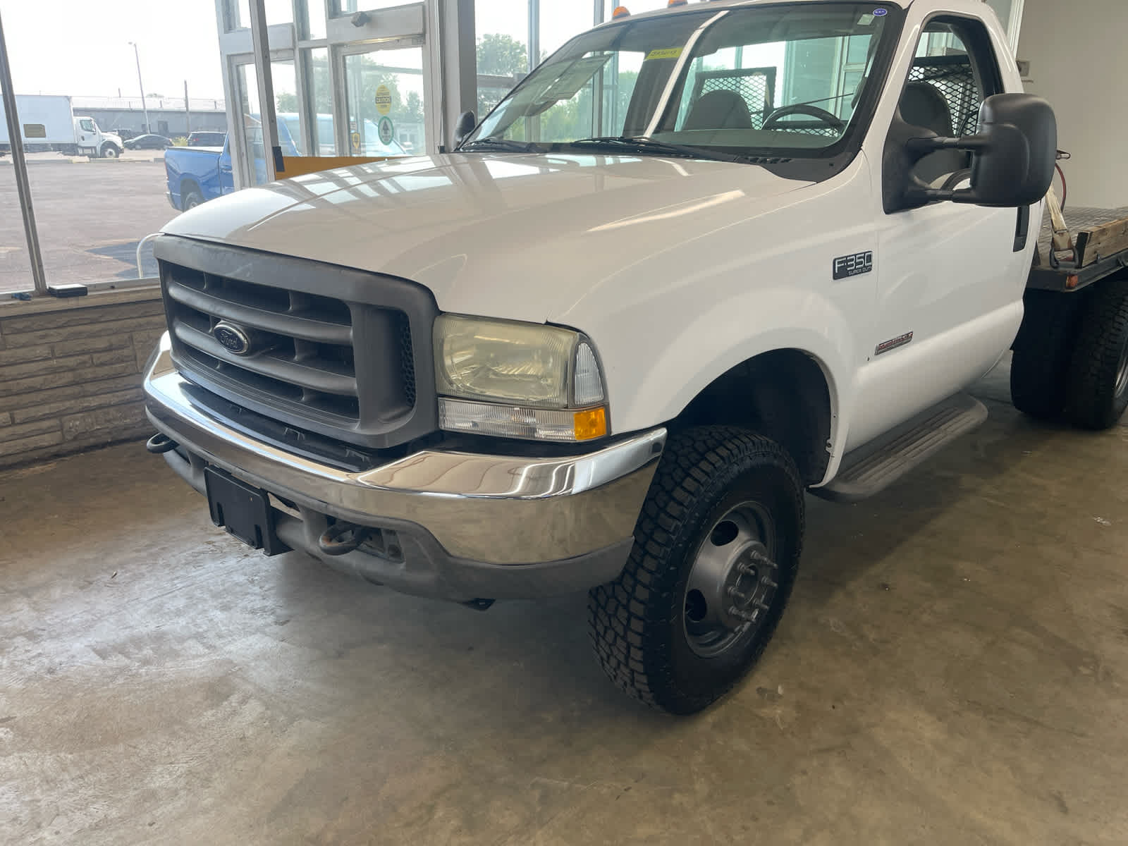 2004 Ford Super Duty F-350 DRW XL
