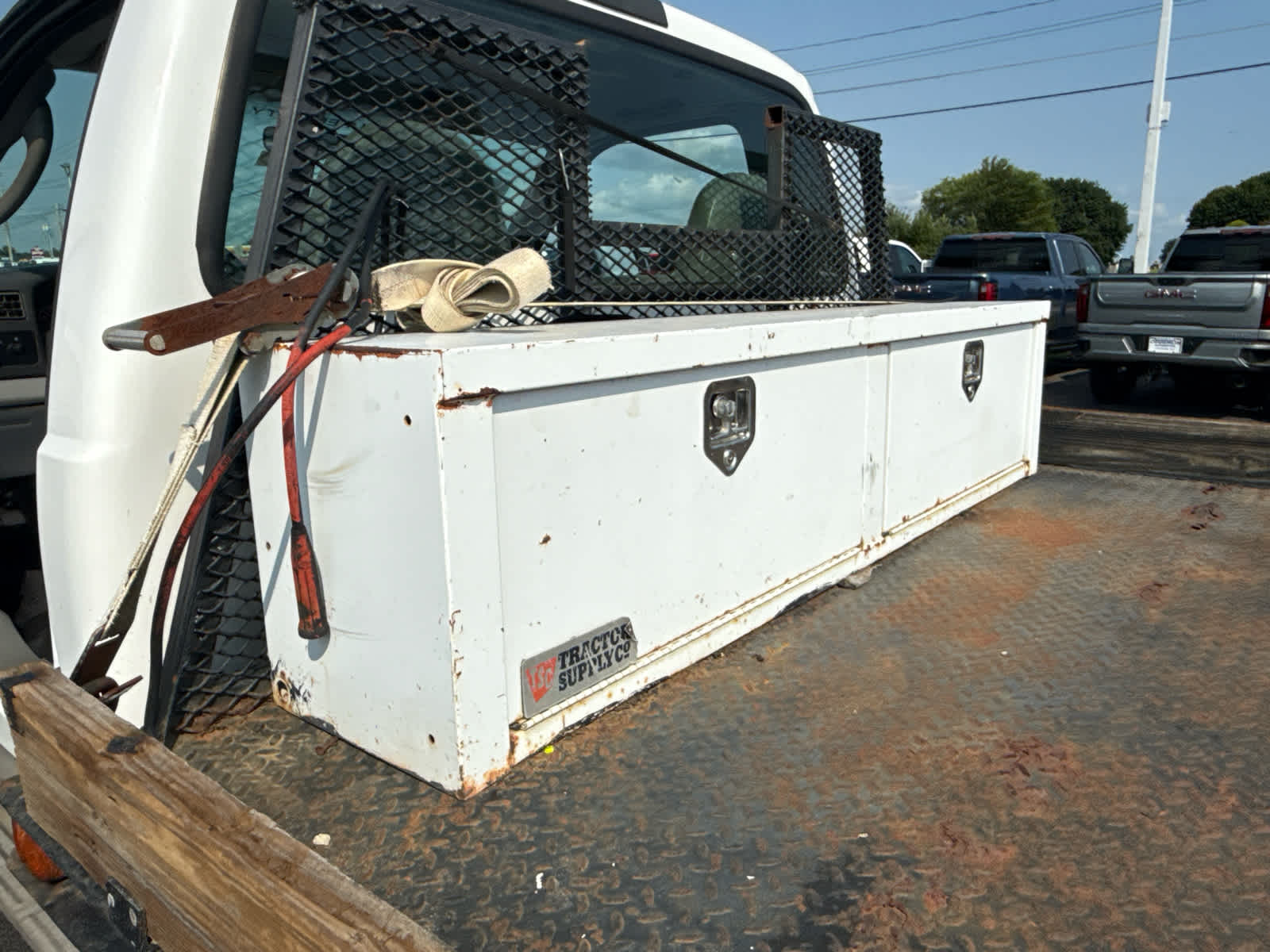 2004 Ford Super Duty F-350 DRW XL