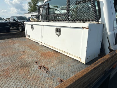 2004 Ford Super Duty F-350 DRW XL