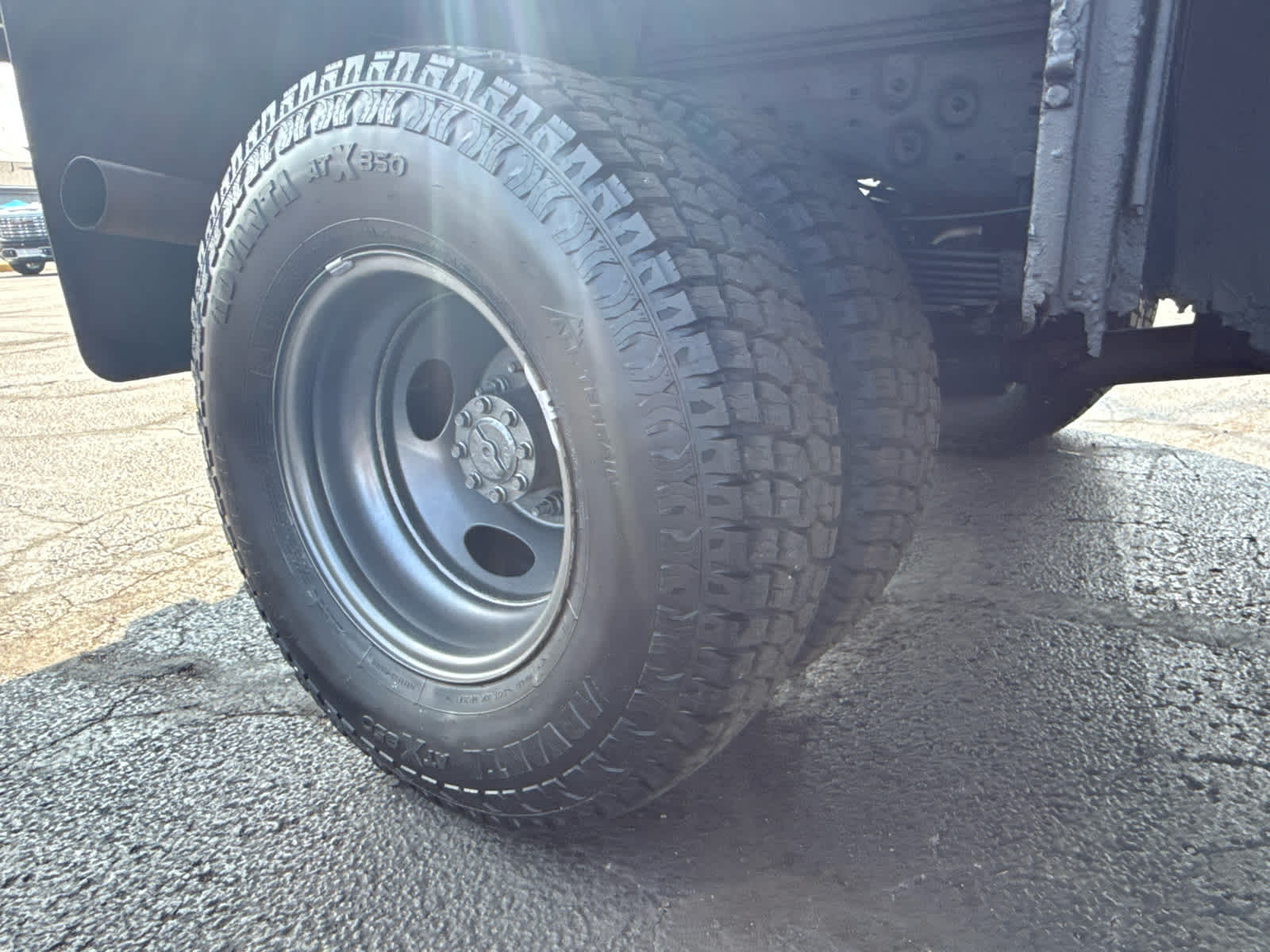 2004 Ford Super Duty F-350 DRW XL