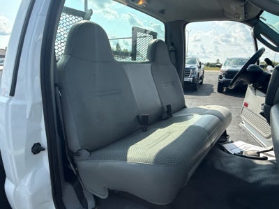 2004 Ford Super Duty F-350 DRW XL