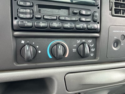 2004 Ford Super Duty F-350 DRW XL