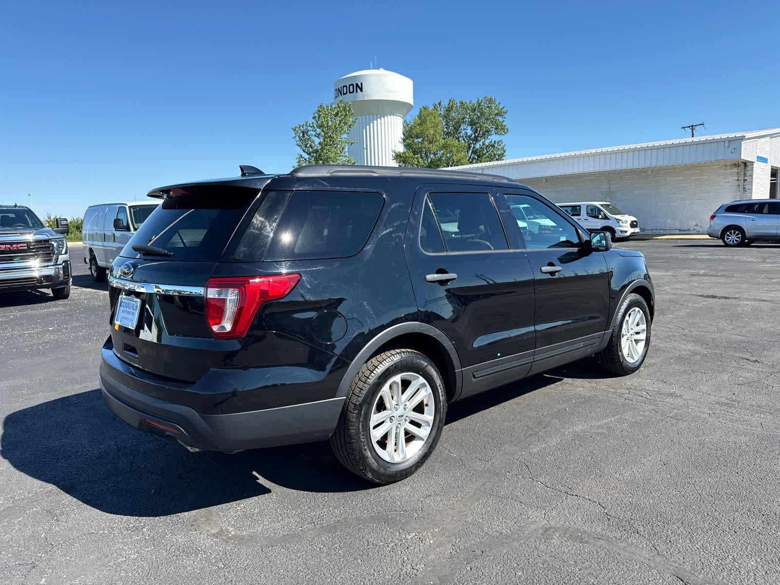 2017 Ford Explorer Base