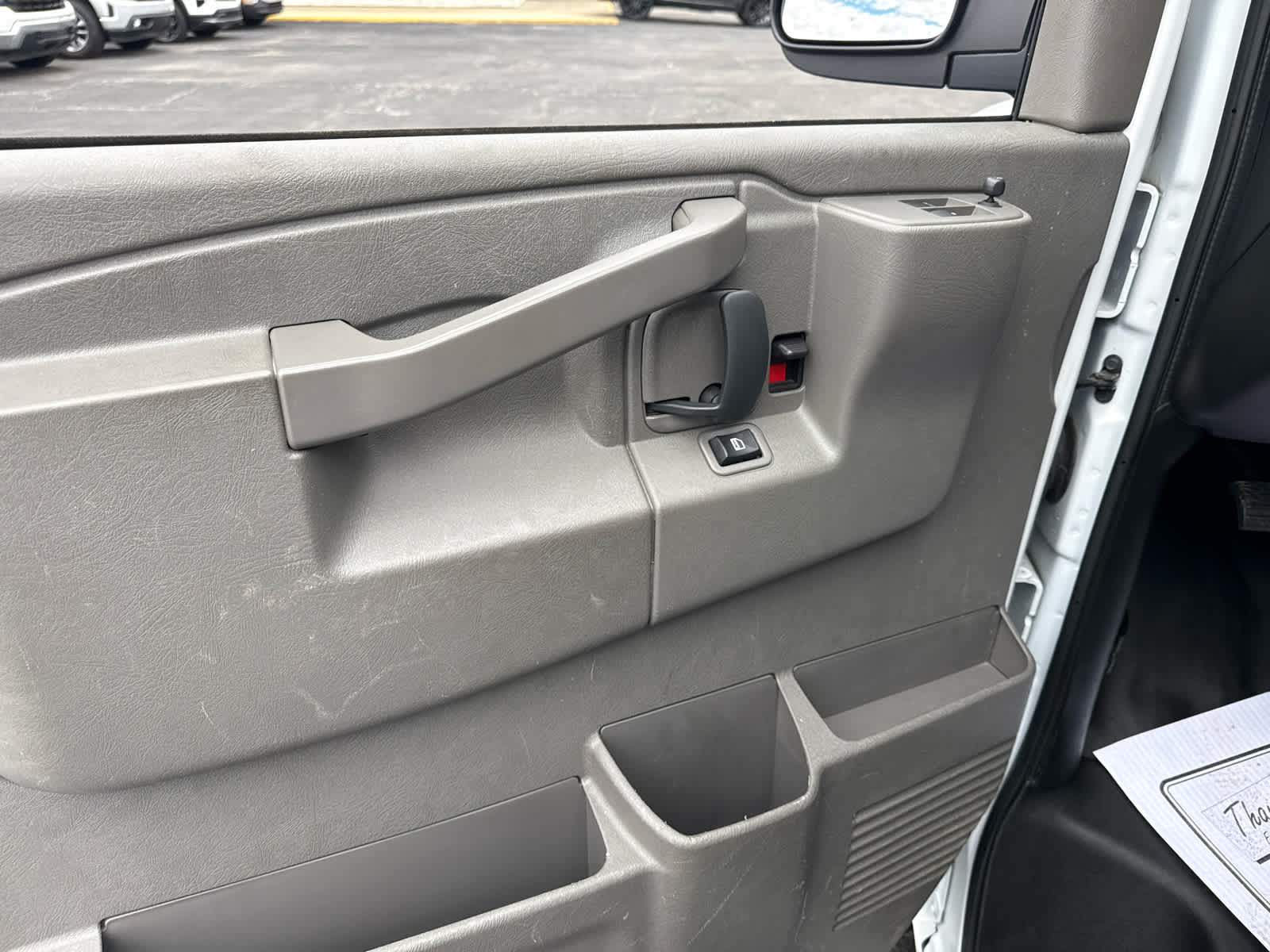 2023 Chevrolet Express Passenger 3500 1LS