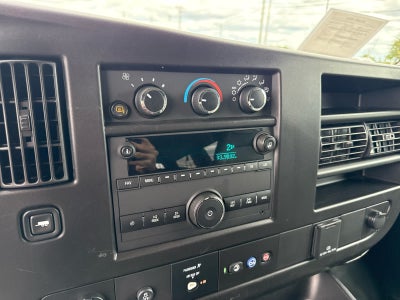2023 Chevrolet Express Passenger 3500 1LS