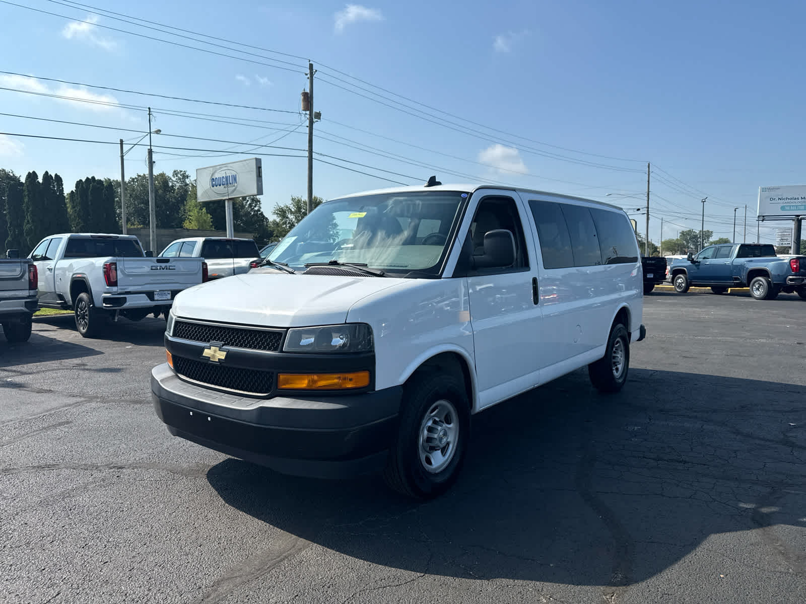 2023 Chevrolet Express Passenger 3500 LS