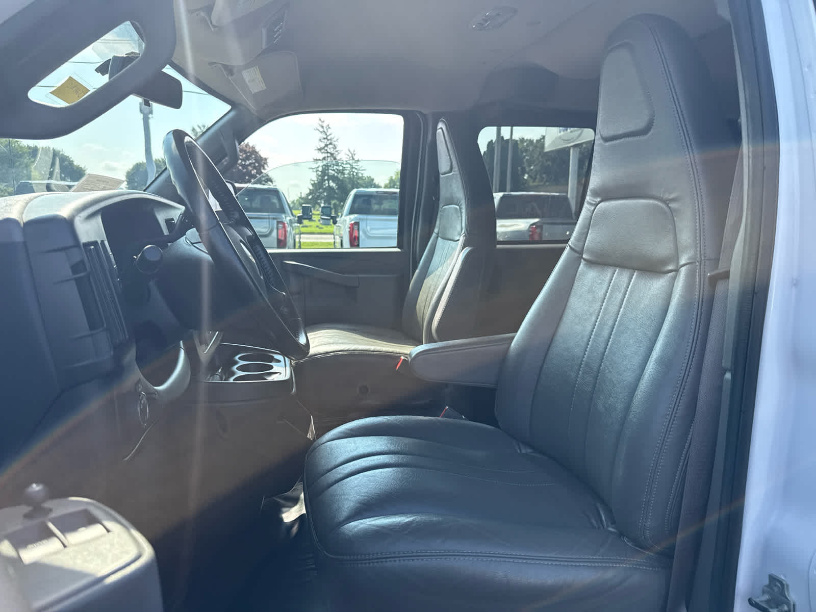 2023 Chevrolet Express Passenger 3500 LS