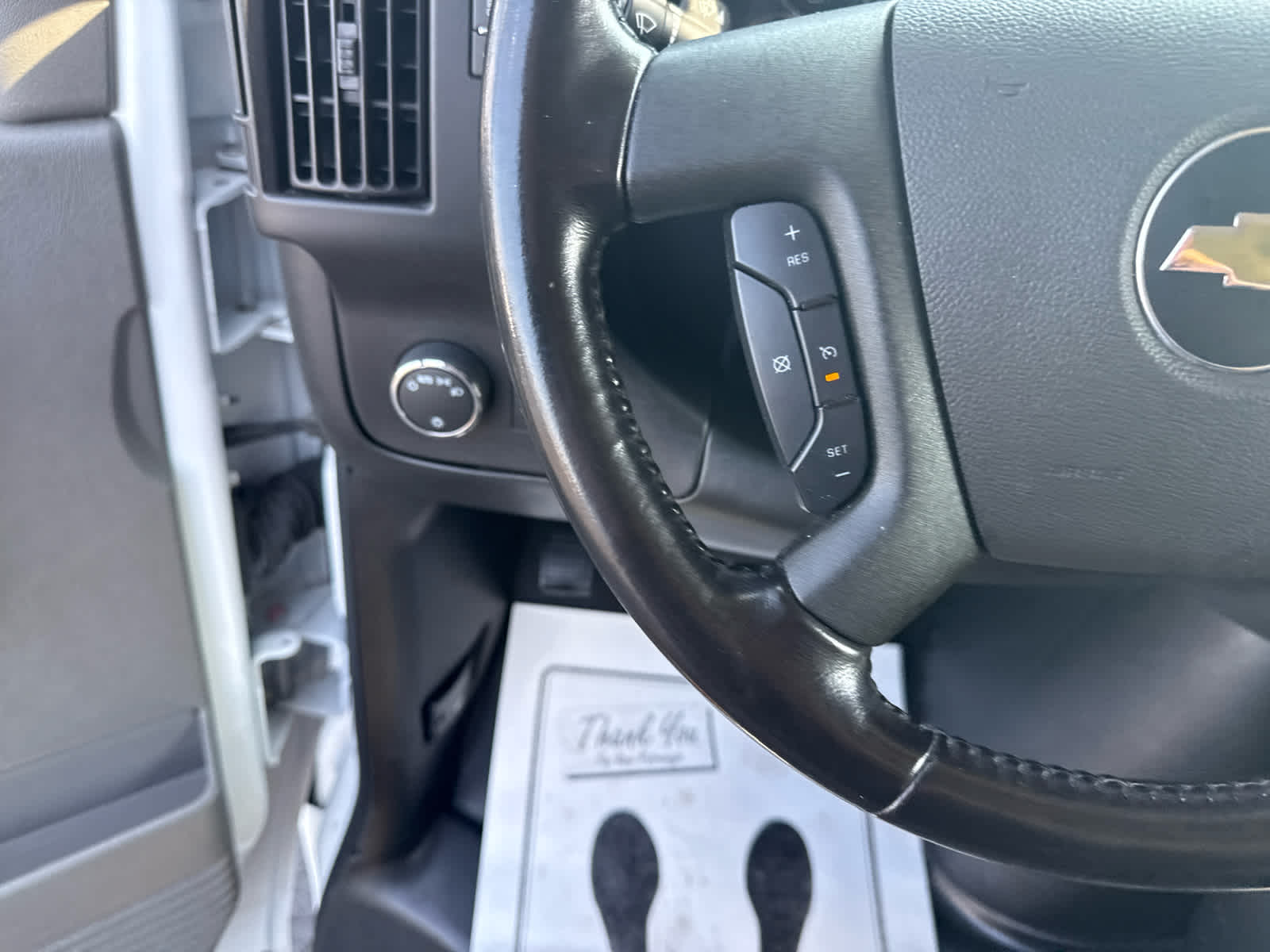 2023 Chevrolet Express Passenger 3500 LS