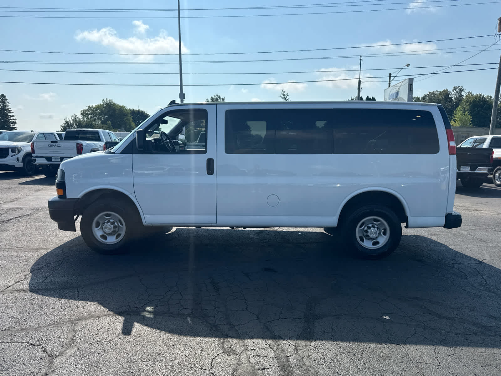 2023 Chevrolet Express Passenger 3500 LS