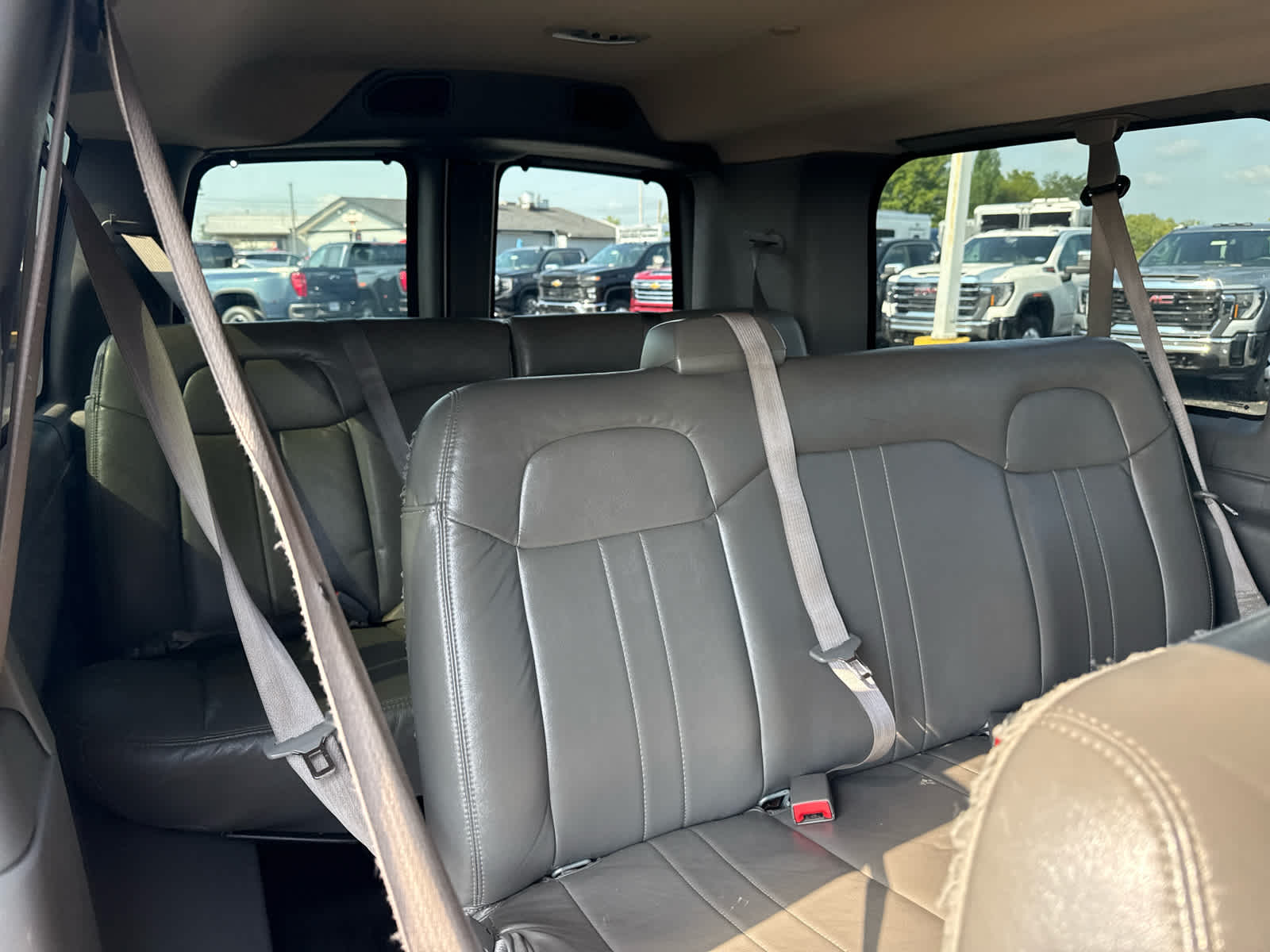2023 Chevrolet Express Passenger 3500 LS