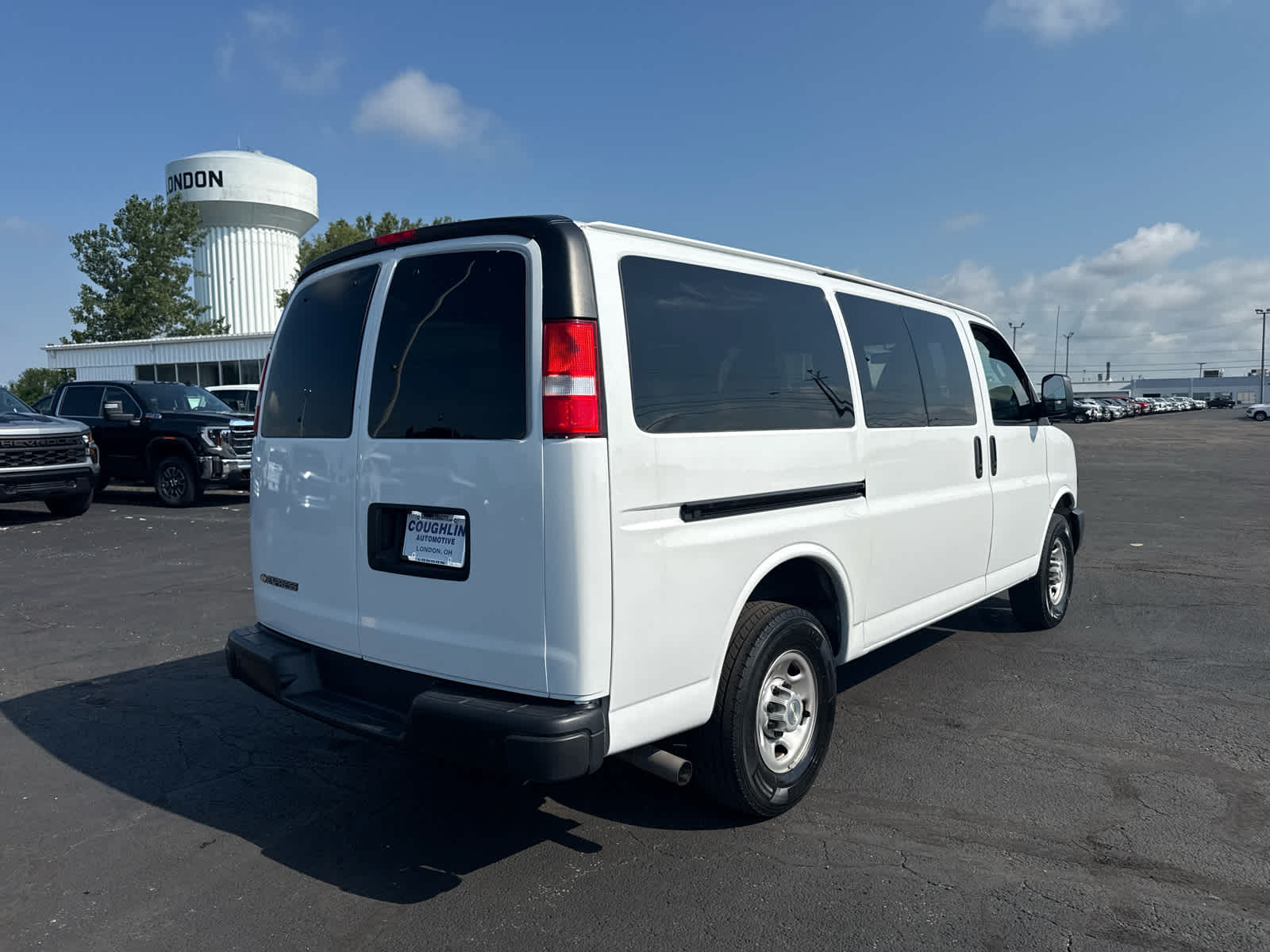 2023 Chevrolet Express Passenger 3500 LS