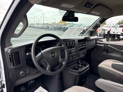 2025 Chevrolet Express Passenger 1LT