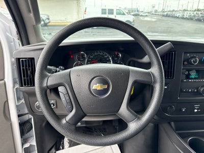 2025 Chevrolet Express Passenger 1LT