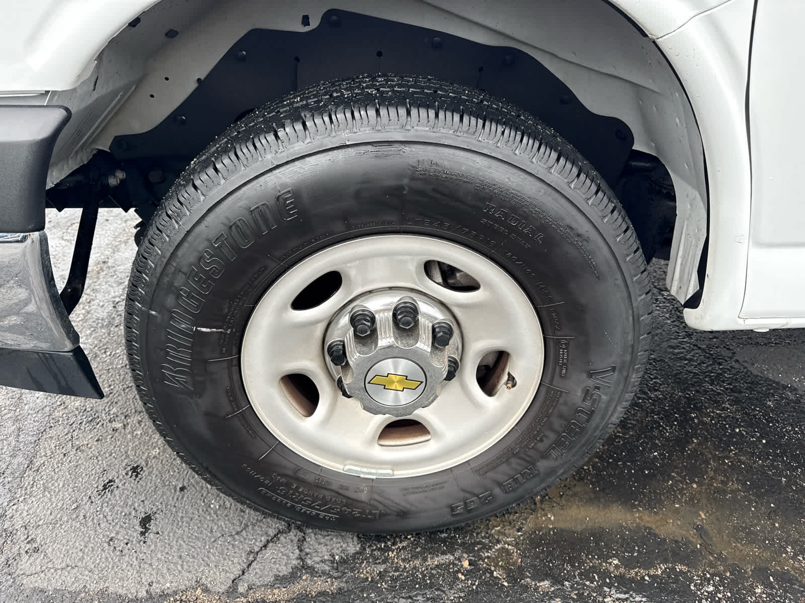 2025 Chevrolet Express Passenger 1LT